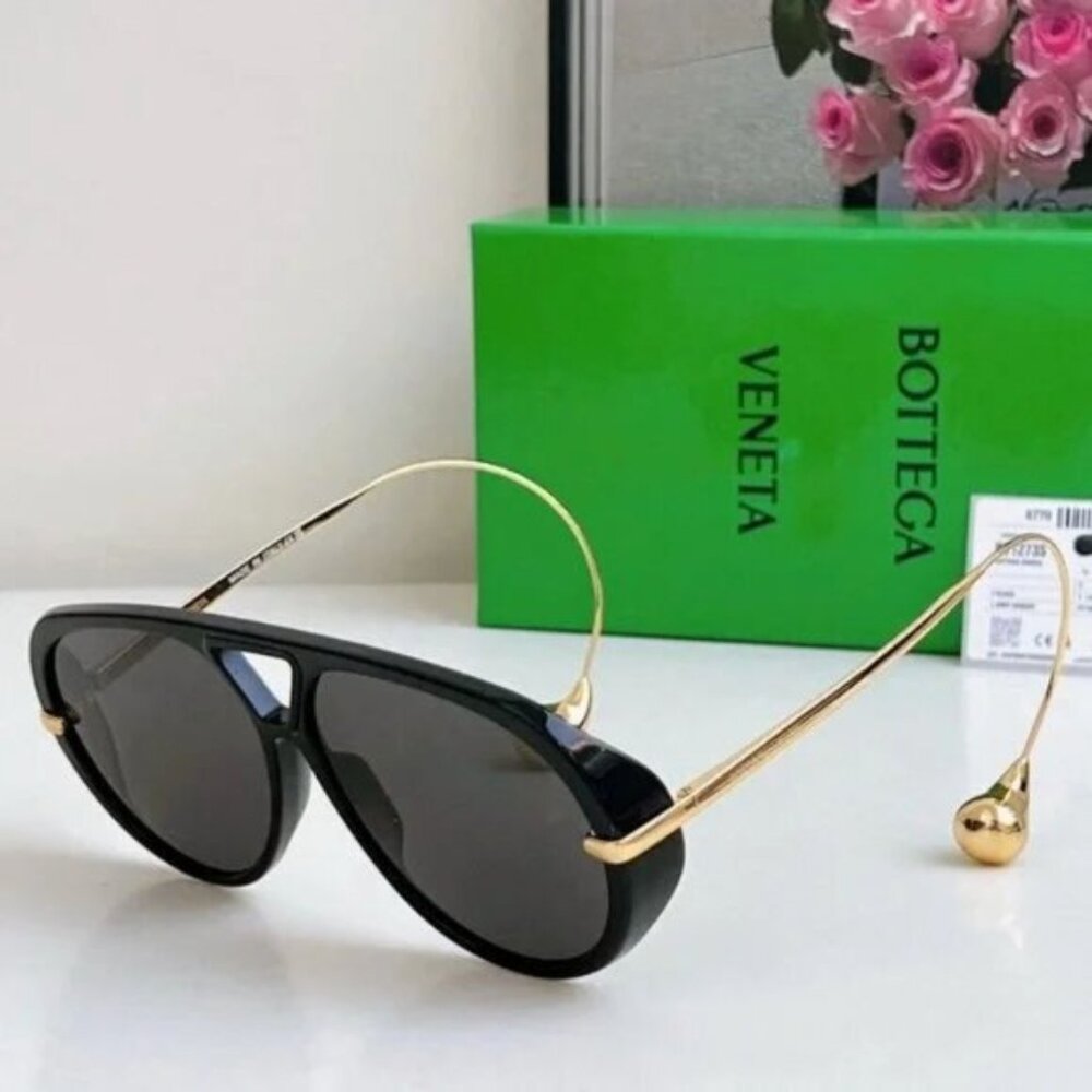 Elegant Bottega Veneta Sunglasses - Picture 4 of 9